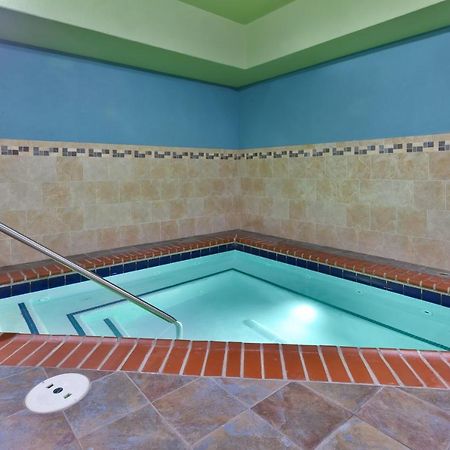Holiday Inn Express & Suites - Effingham By Ihg Екстериор снимка