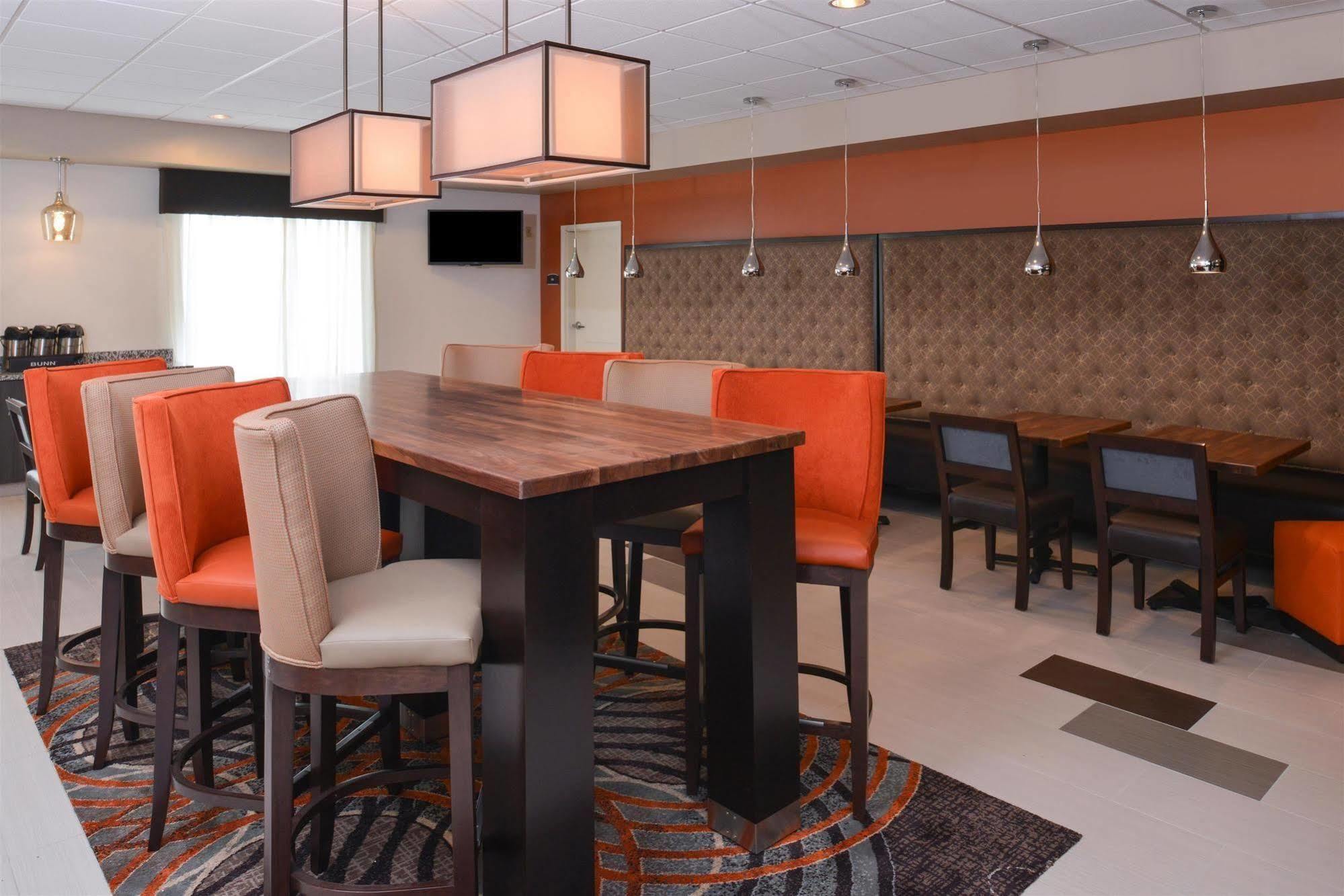Holiday Inn Express & Suites - Effingham By Ihg Екстериор снимка