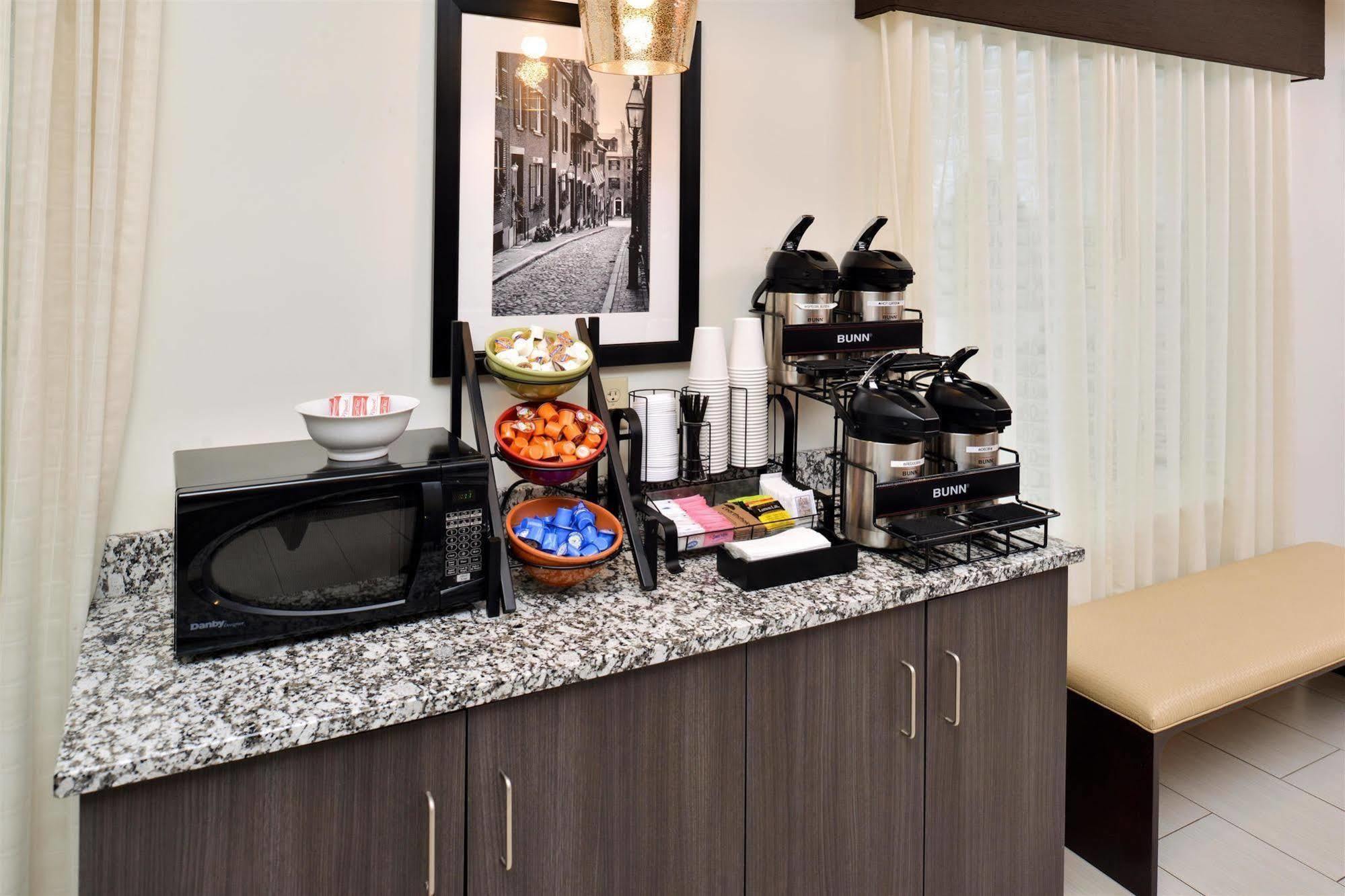 Holiday Inn Express & Suites - Effingham By Ihg Екстериор снимка