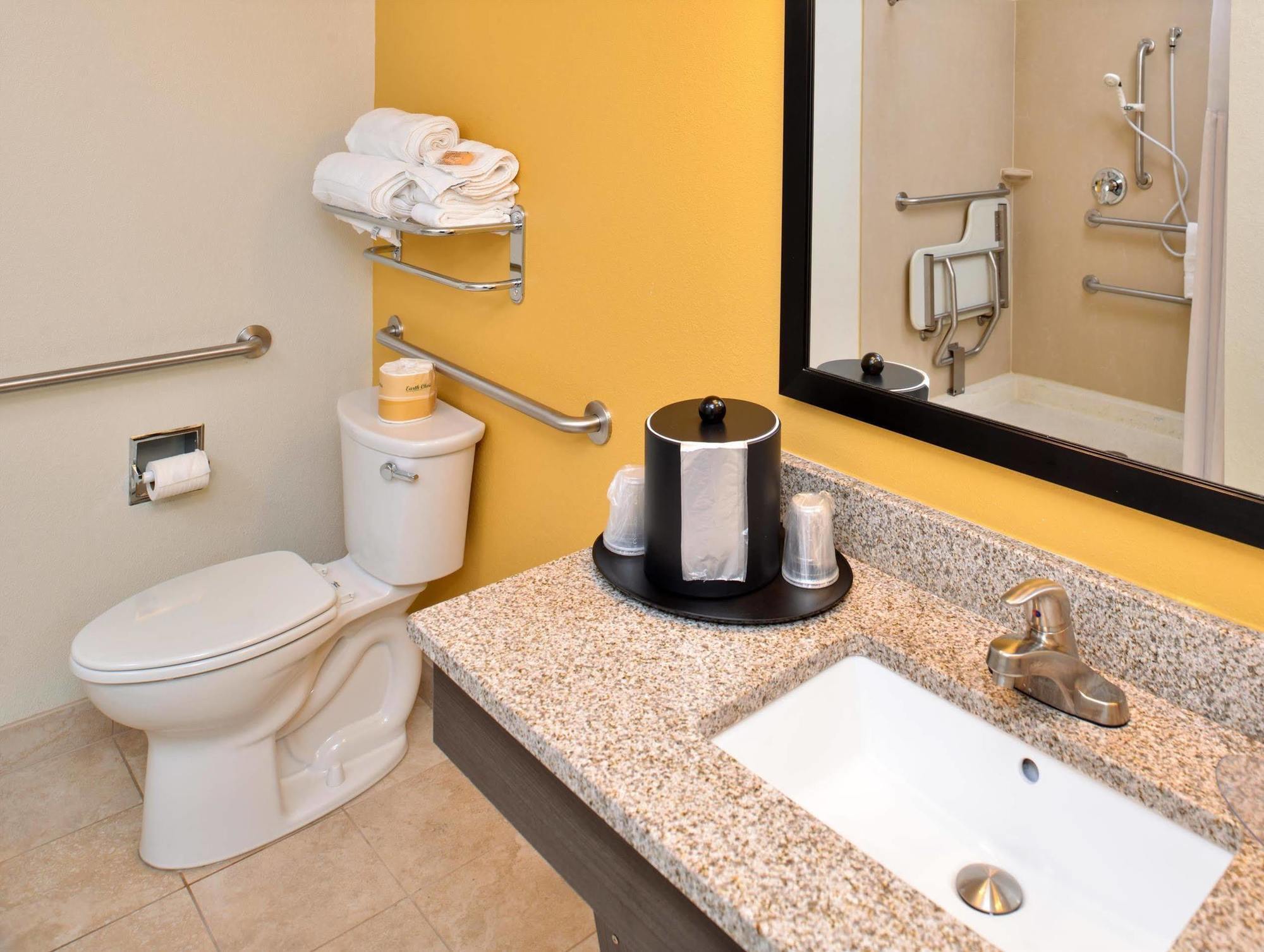 Holiday Inn Express & Suites - Effingham By Ihg Екстериор снимка