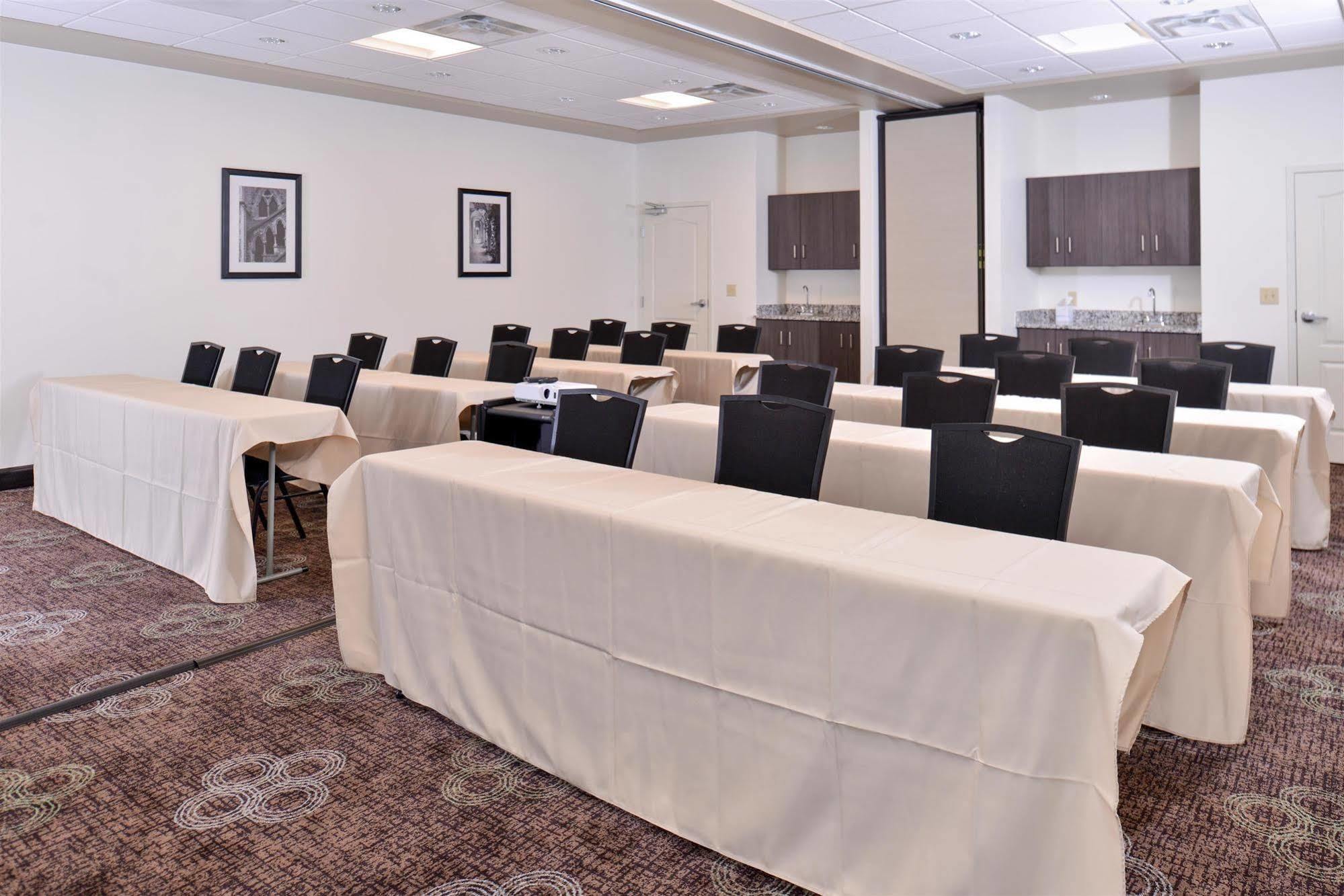 Holiday Inn Express & Suites - Effingham By Ihg Екстериор снимка